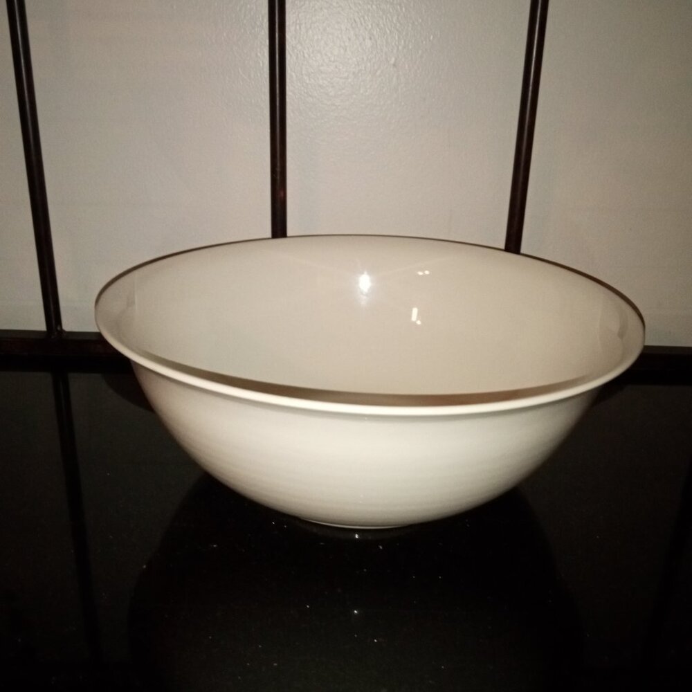 Pfaltzgraff 12" Bowl 🥣